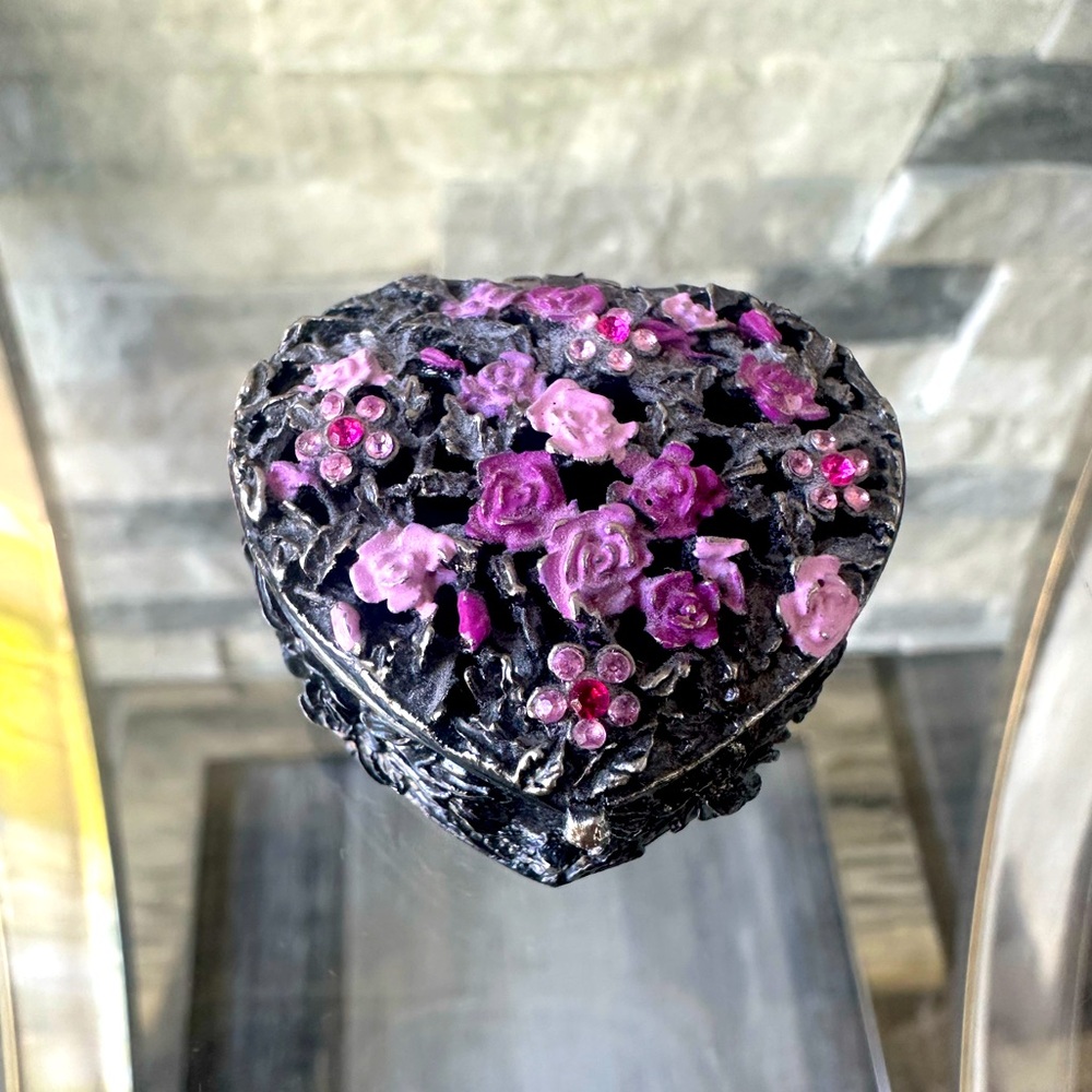 Heart Shaped Metal And Rhinestones Pink Floral Roses Trinket Box Valentines